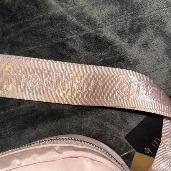 NWT Madden Girl Solid Pale Pink Fanny Pack - Picture 4 of 6